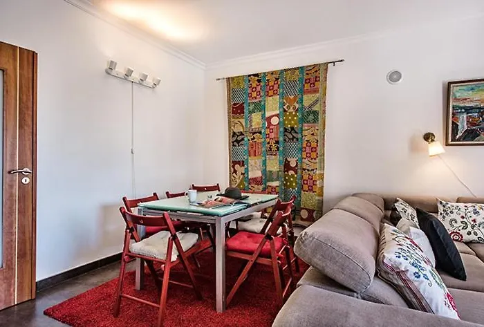 アパート Bard's Place タヴィラ